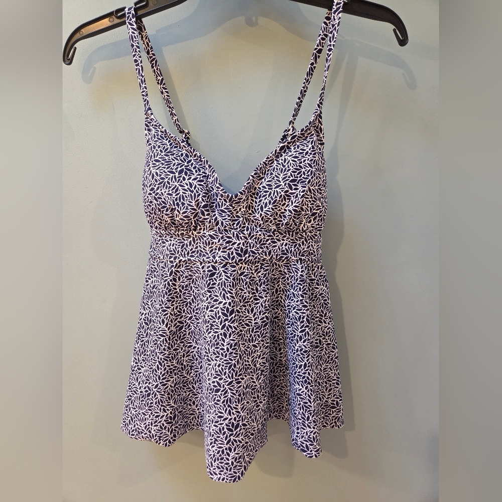 Target Women's Navy and White Patterned Tankini Top